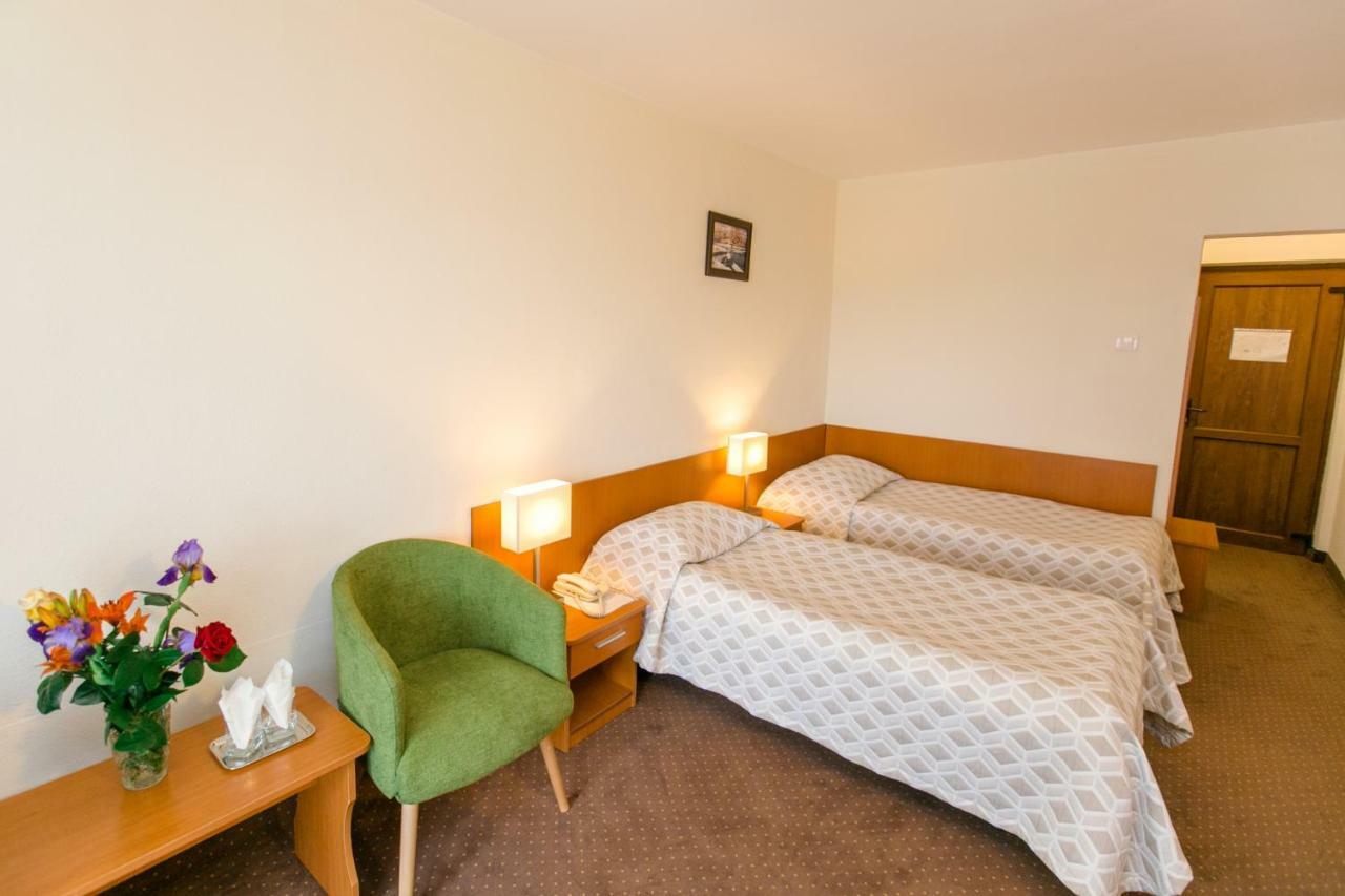 Hotel Poienița Băile Felix Buitenkant foto
